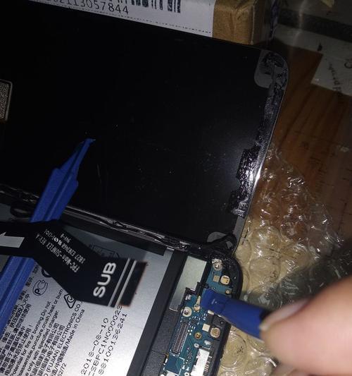 背面吸盘充电器使用方法是什么？使用中需要注意什么？