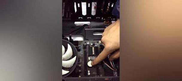 重置bios按钮的正确使用方法是什么？