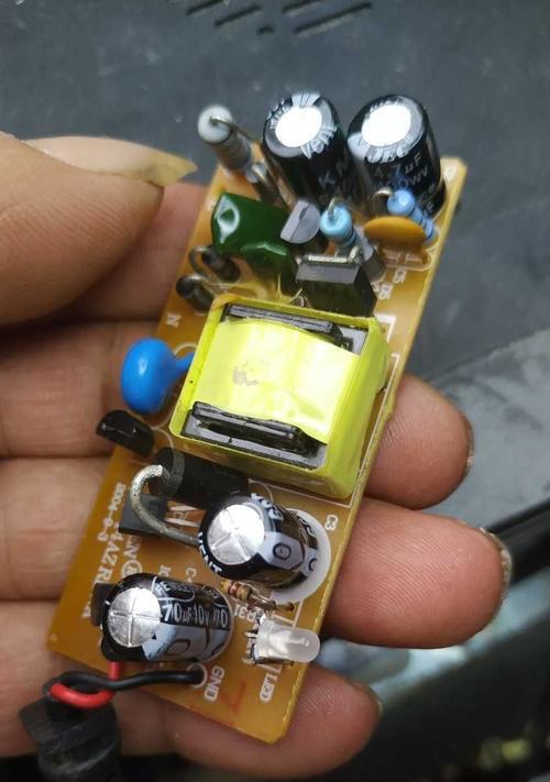 大运多媒体显示屏出现黑屏是哪里出了问题？如何解决？