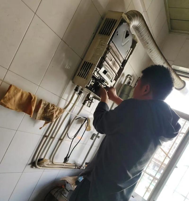 解决前锋热水器显示故障R9的方法（原因分析及维修指南）