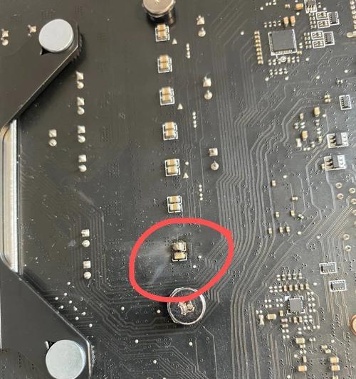 显示器灯管故障及解决方法（当灯管亮度不均或不亮时）