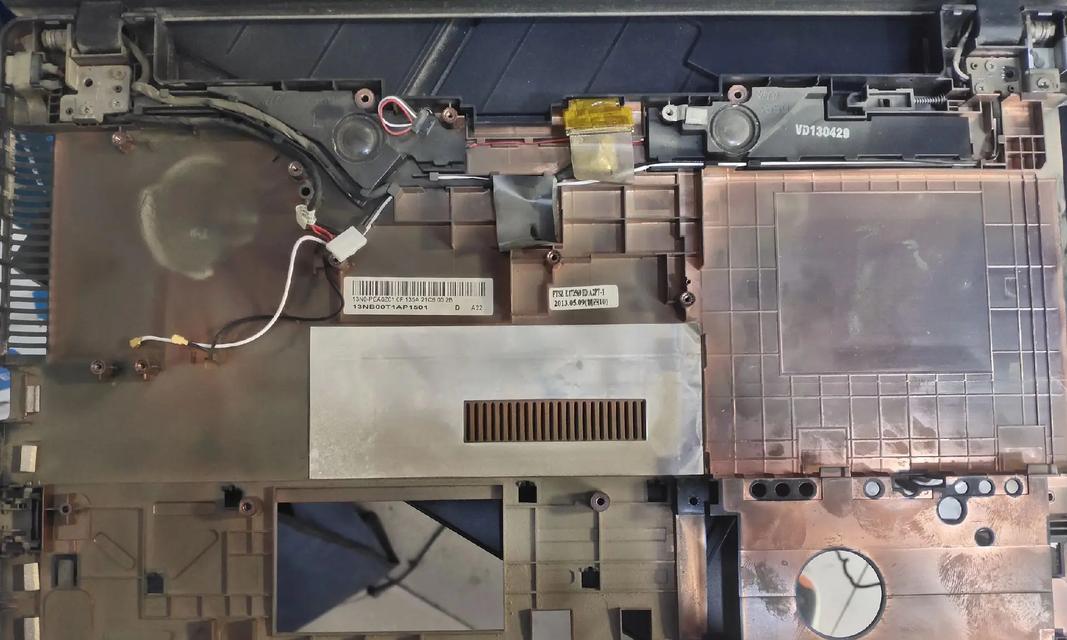 笔记本电脑滤尘网的拆卸方法是什么？拆卸时应注意哪些问题？