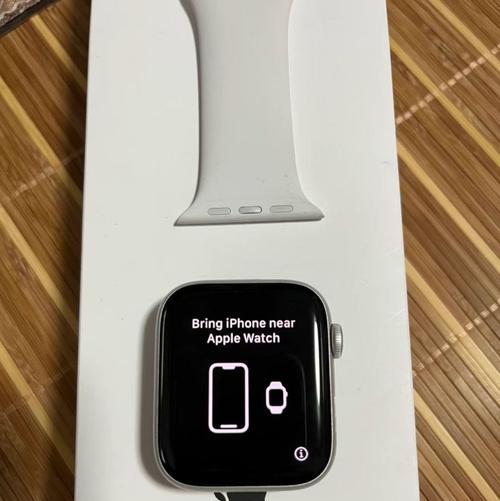 全面升级的苹果手表SE，究竟好用吗（从功能、性能、设计等多个方面来分析这款手表的优缺点）